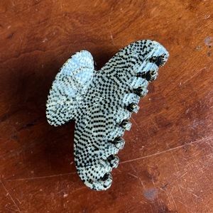 France Luxe Large Couture Jaw